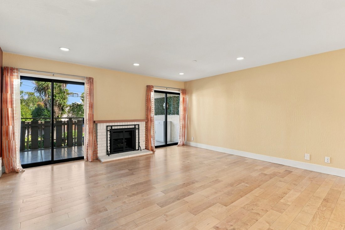 Condo in Los Altos Hills, California, United States 5 - 19008383