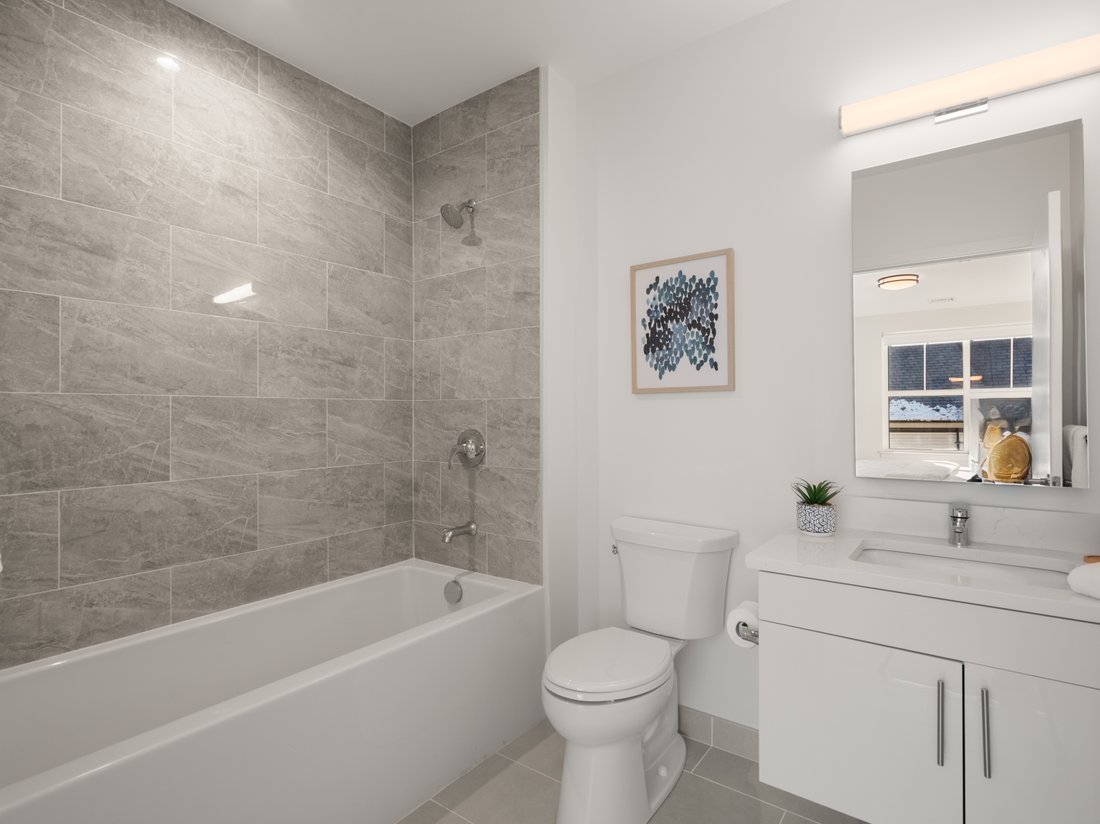 Condo in Newton, Massachusetts, United States 5 - 19008385