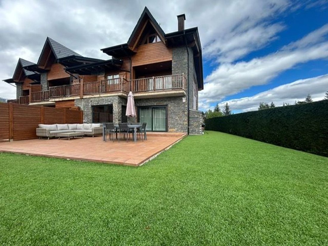 Chalet in Puigcerdà, Katalonien, Spanien 1 - 19008517