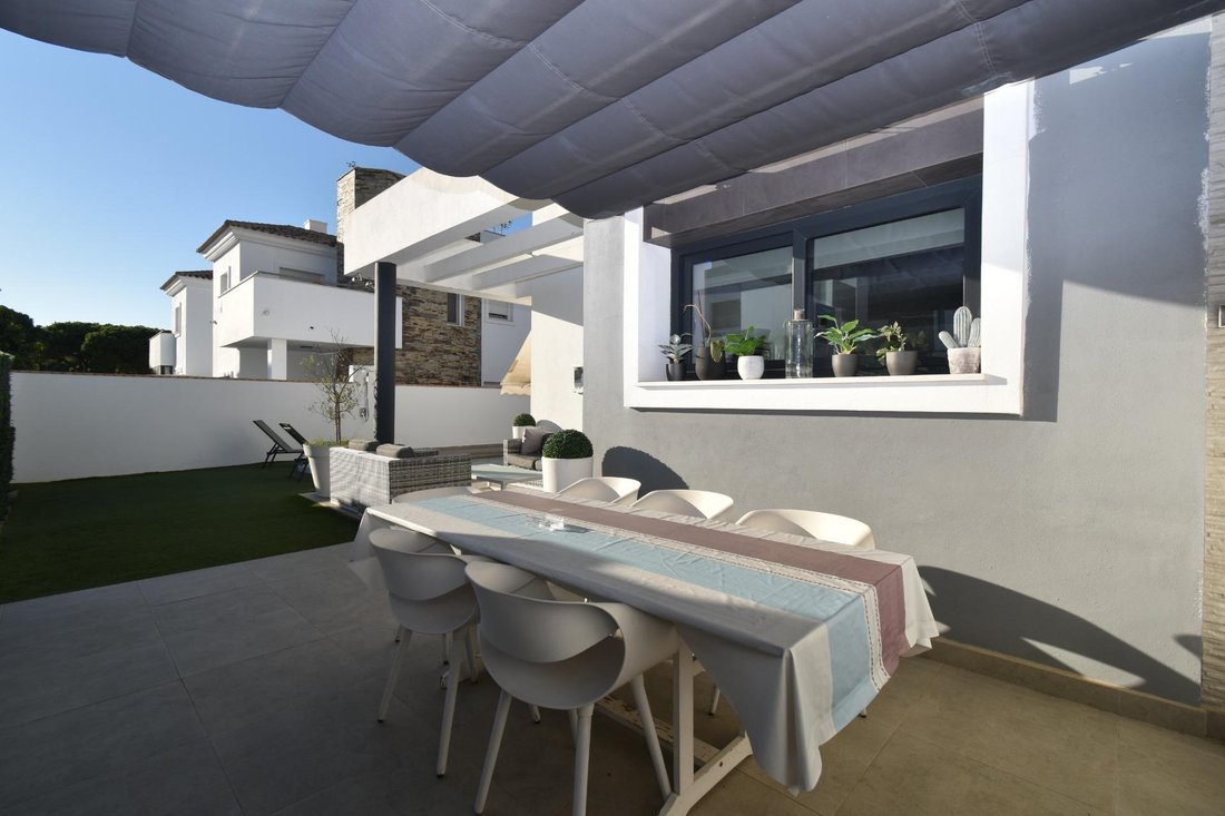 Chalet in Chiclana de la Frontera, Andalusia, Spain 5 - 19008523