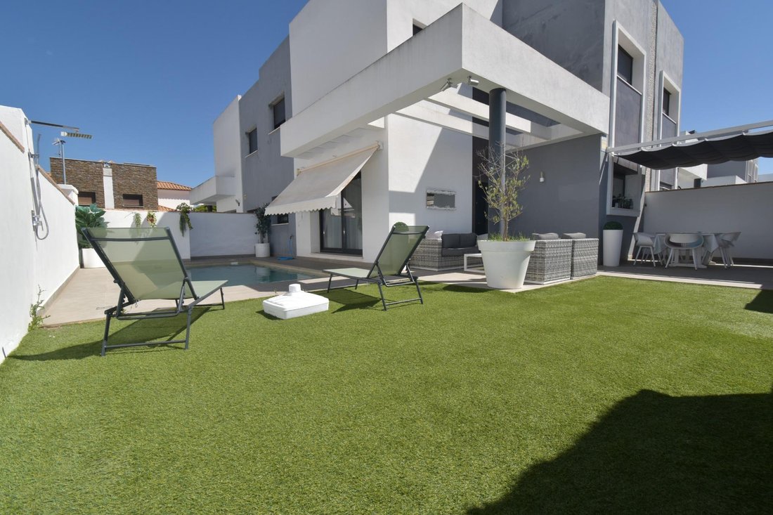 Chalet in Chiclana de la Frontera, Andalusia, Spain 3 - 19008523