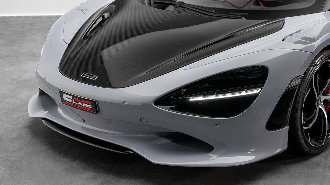 Cabriolet in Dubai, United Arab Emirates 5 - 19008468