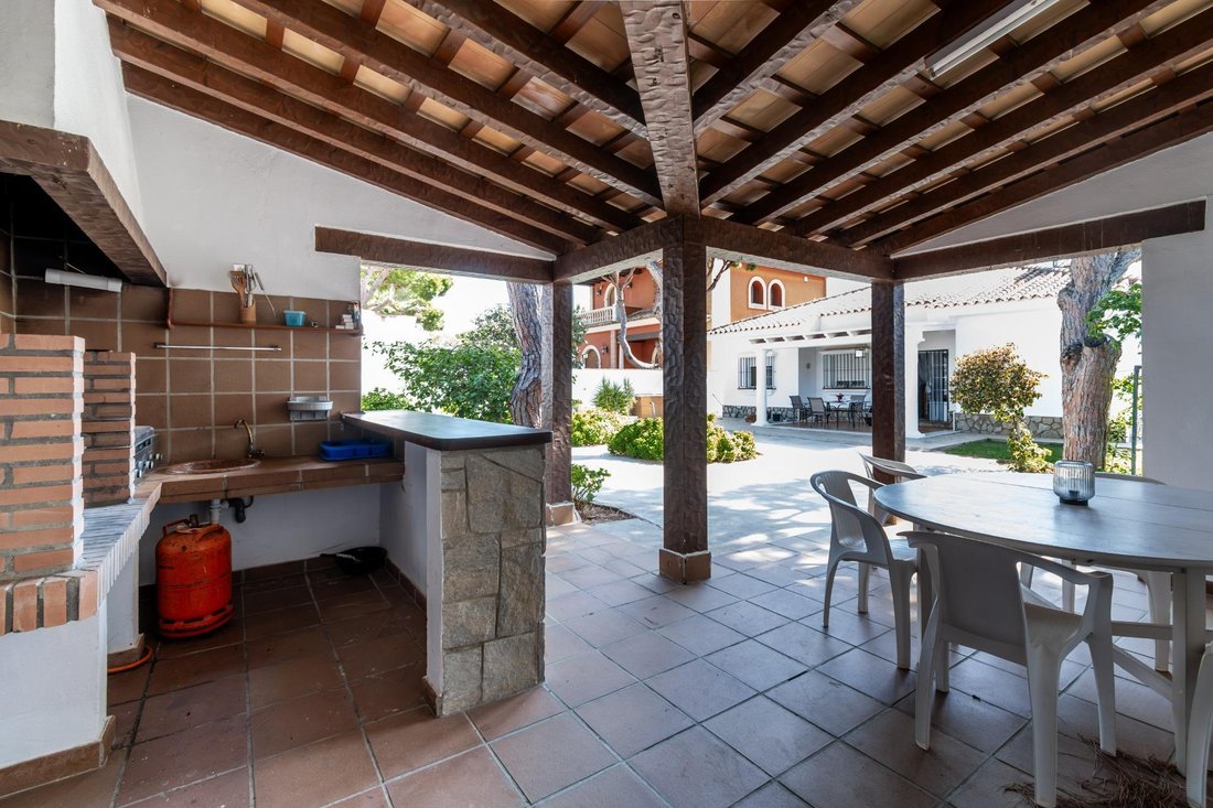 Chalet in Chiclana de la Frontera, Andalusia, Spain 4 - 19008529