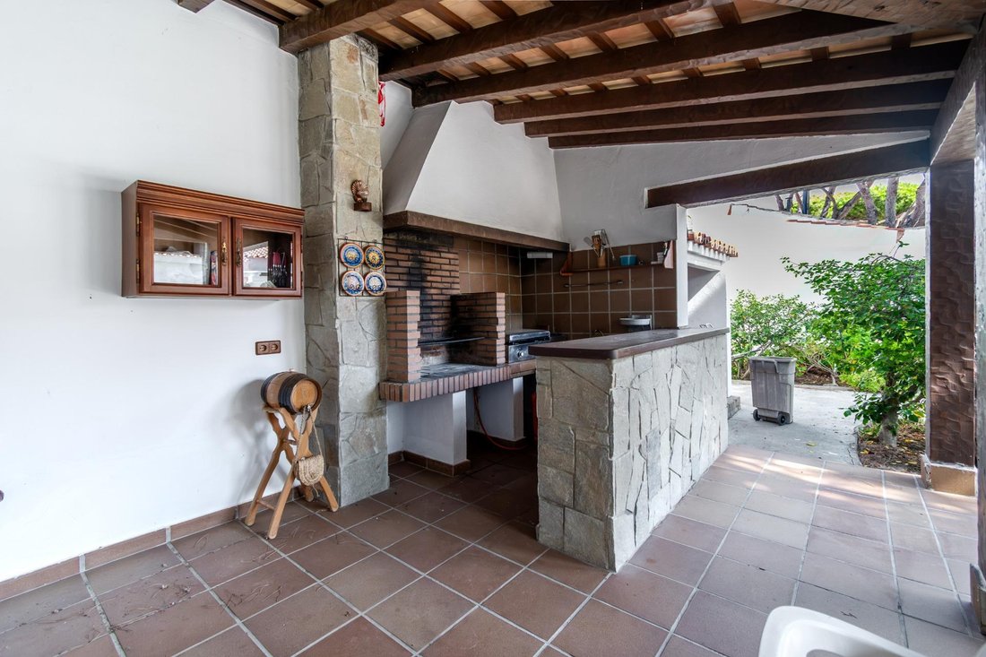 Chalet in Chiclana de la Frontera, Andalusia, Spain 3 - 19008529