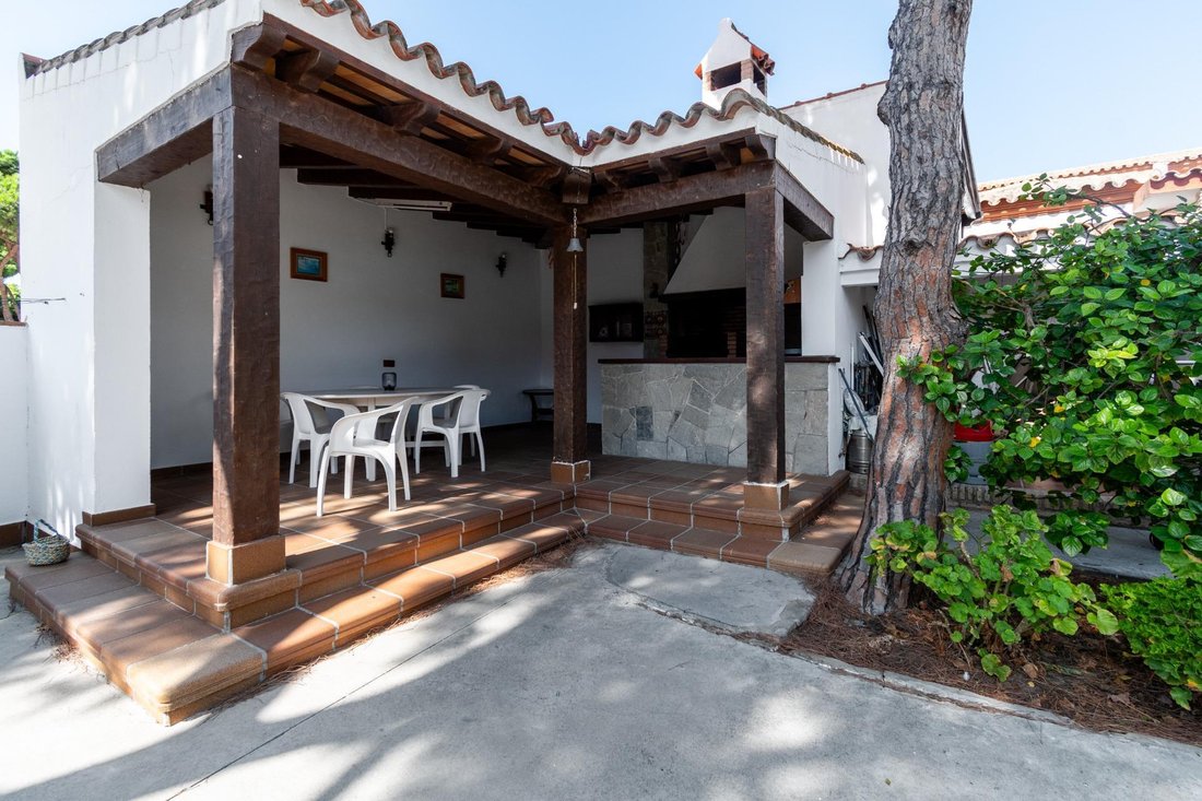 Chalet in Chiclana de la Frontera, Andalusia, Spain 2 - 19008529