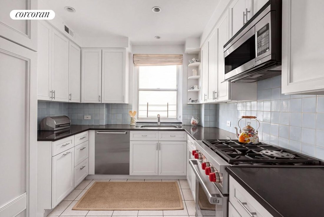 Co Op in New York, New York, United States 5 - 19008545