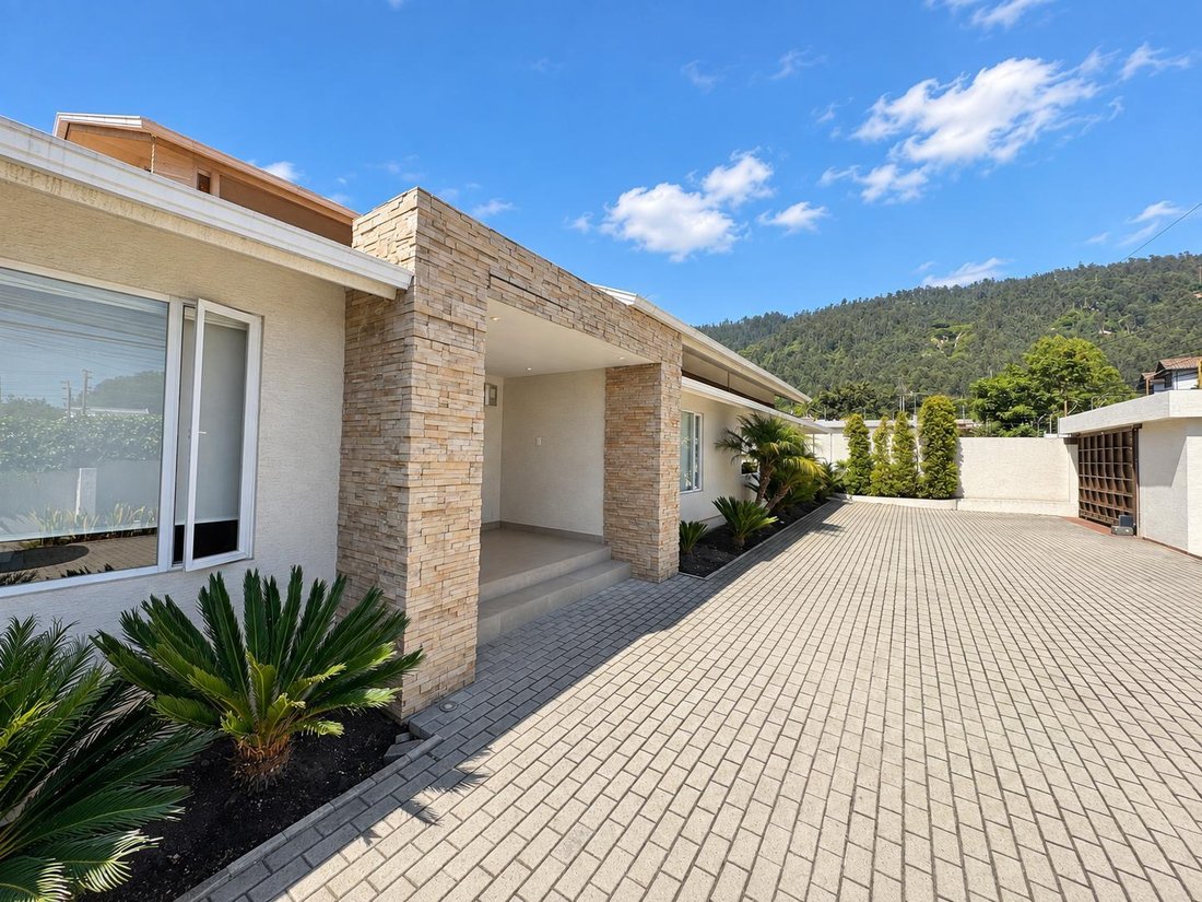Haus in Quito, Provinz Pichincha, Ecuador 1 - 18661147