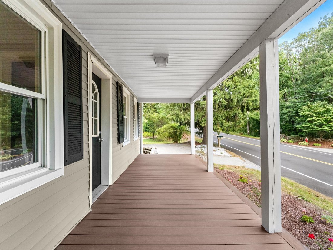 House in Sutton, Massachusetts, United States 2 - 19008645