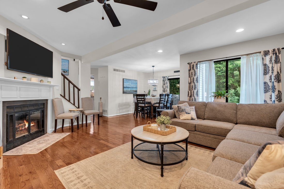 Condo in North Middletown, New Jersey, United States 2 - 19008635