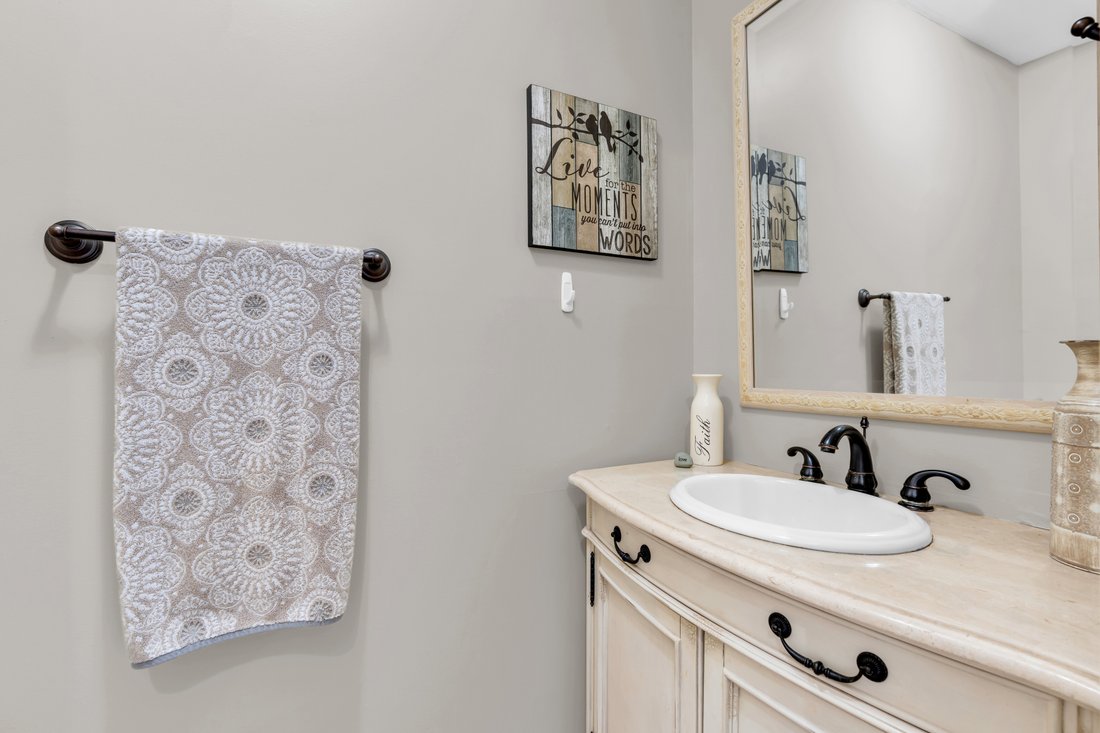 Condo in North Middletown, New Jersey, United States 4 - 19008635