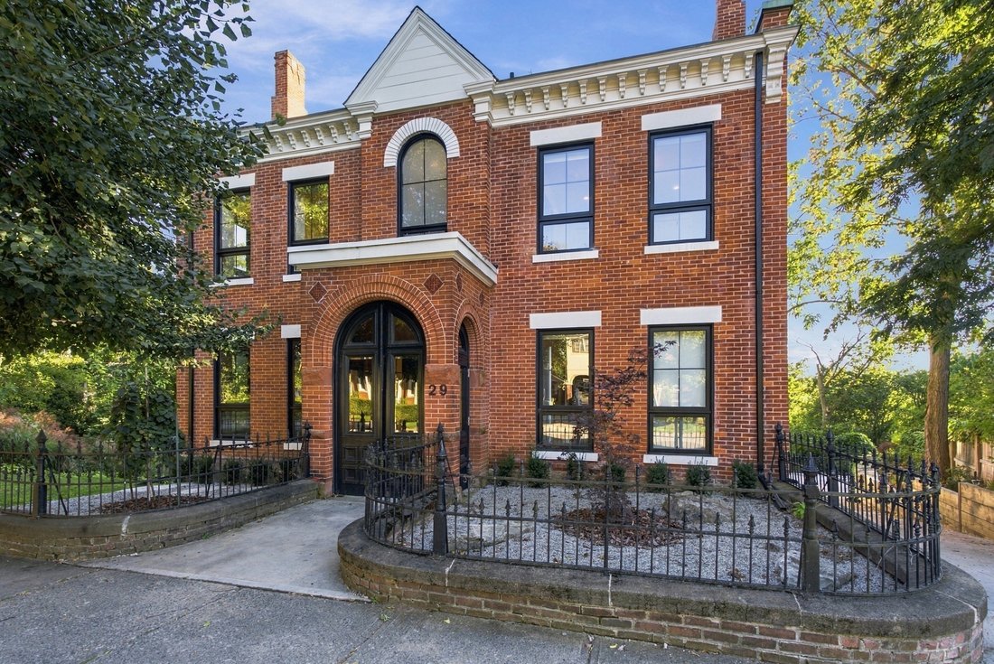 House in St. Catharines, Ontario, Canada 3 - 19008683