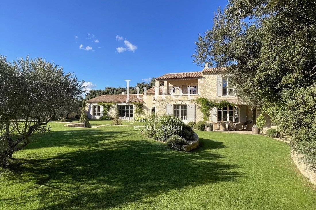 Casa en Eygalières, Provenza-Alpes-Costa Azul, Francia 1 - 19009865
