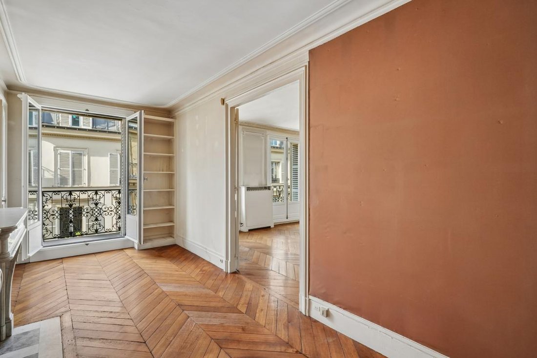 Apartment in Saint Philippe du Roule, Paris 8e Arrondissement, Paris 4 - 19015013