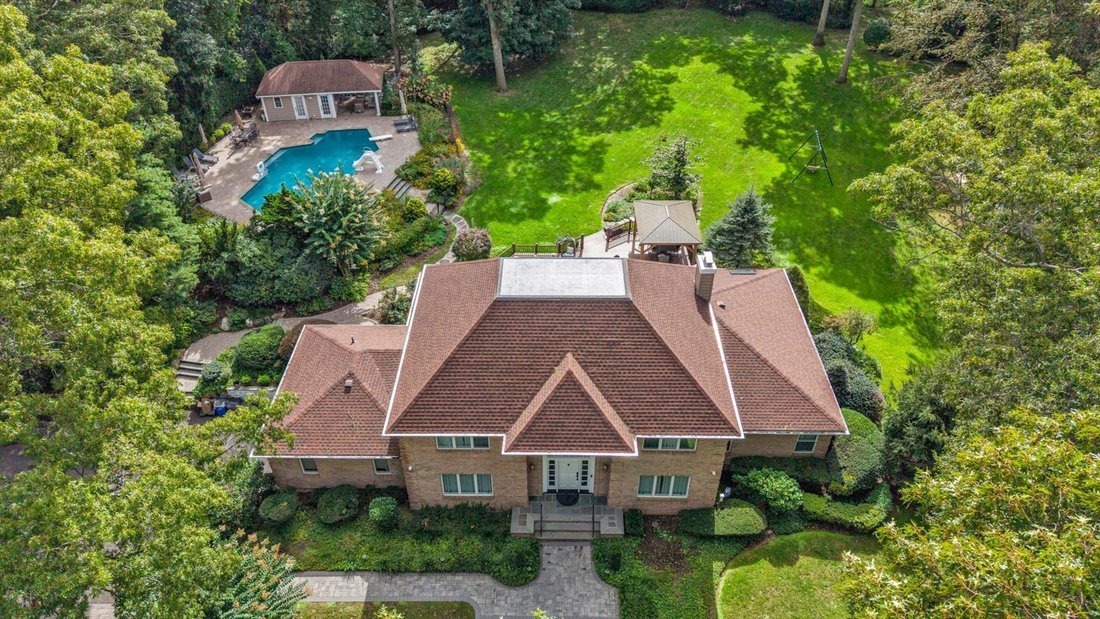 House in Syosset, New York, United States 1 - 19014753