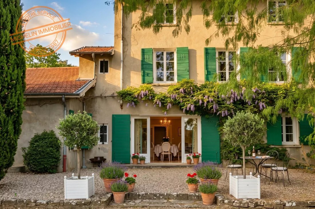 House in Champagne-au-Mont-d'Or, Auvergne-Rhône-Alpes, France 1 - 19010824
