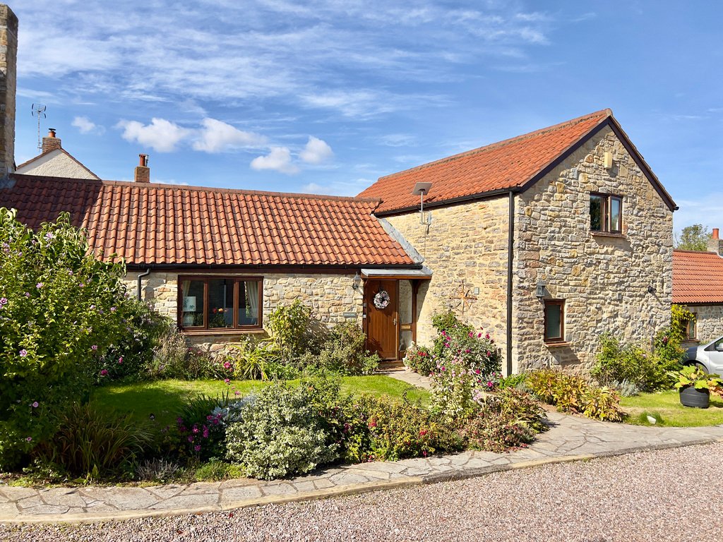House in Stockland Bristol, England 2 - 19015040