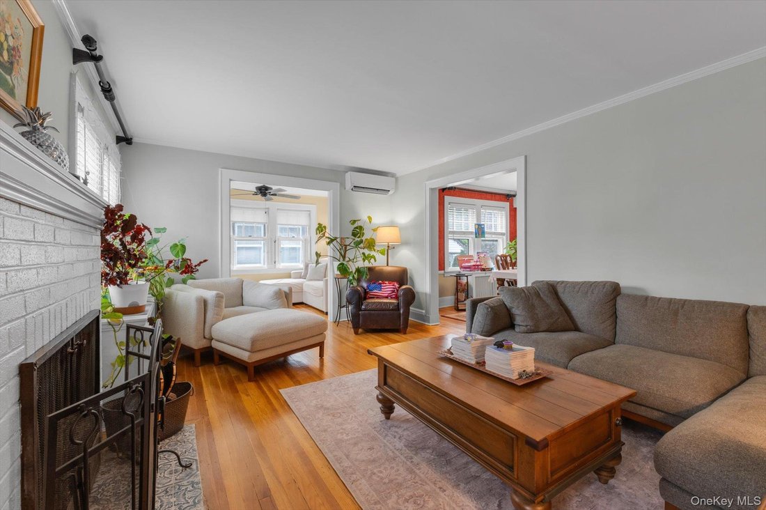 House in North New Hyde Park, New York, United States 4 - 19014739