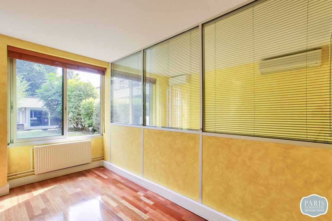Apartment in Côte Saint Louis, Garches, France 4 - 16891341
