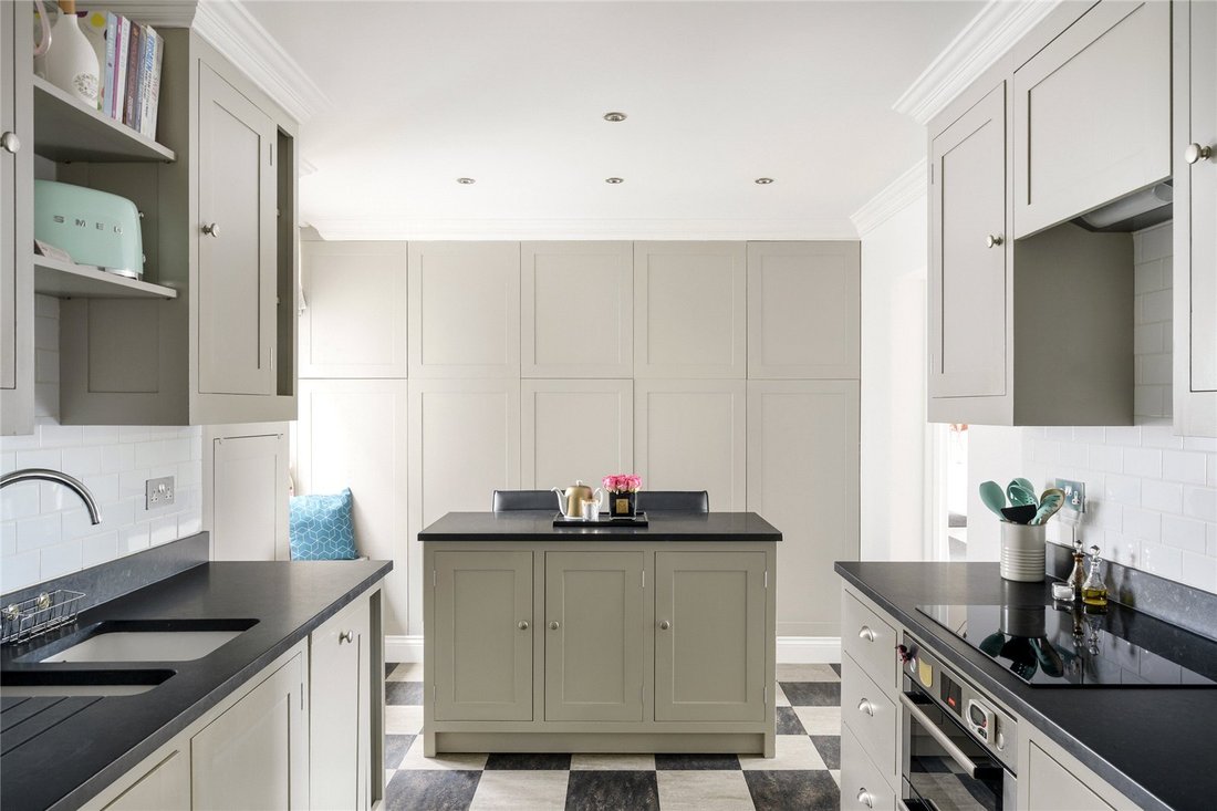 Apartment in Campden Hill, Kensington And Chelsea, England 4 - 19008812