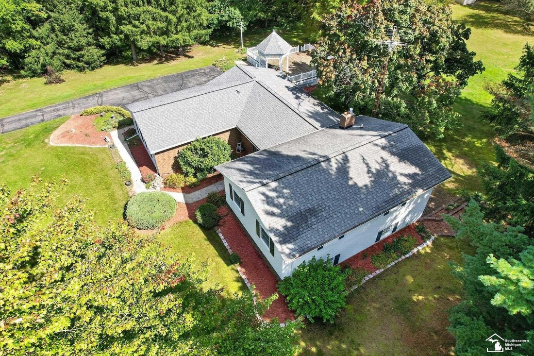 House in Brooklyn, Michigan, United States 5 - 19010056
