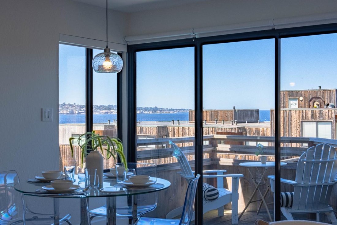 Condo in Monterey, California, United States 1 - 19009442