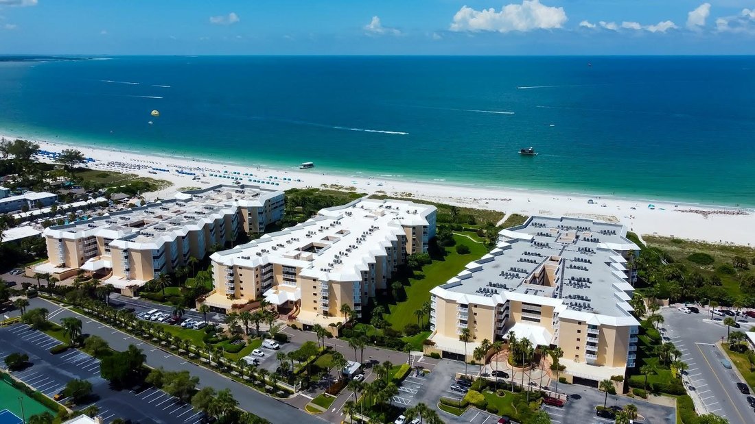Condo in St. Pete Beach, Florida, United States 2 - 19009494
