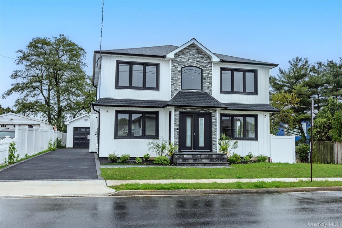 House in Hicksville, New York, United States 1 - 19009233