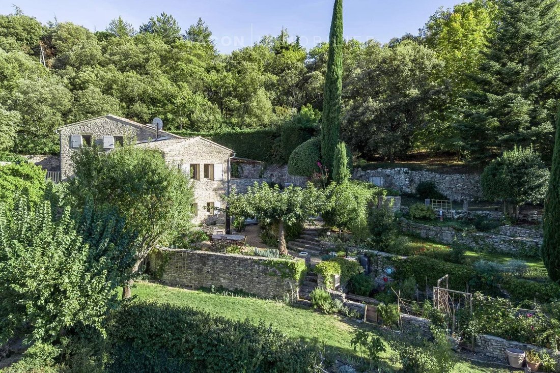 Estate in Bonnieux, Provence-Alpes-Côte d'Azur, France 4 - 19015195