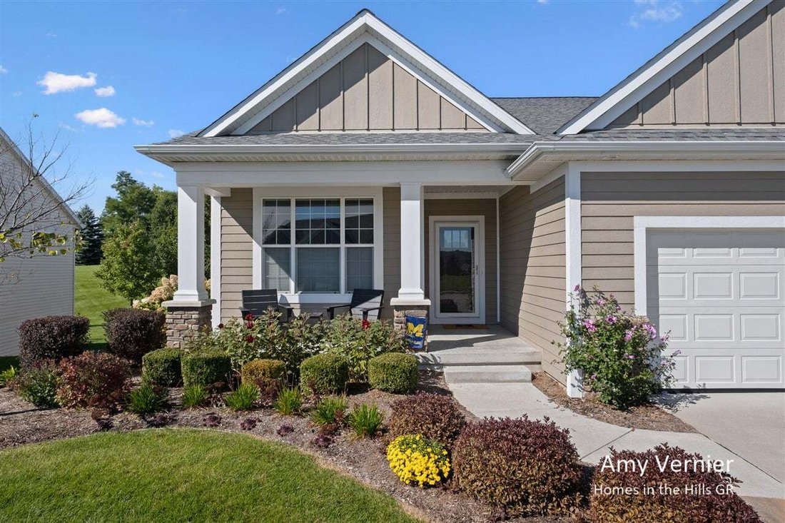 Condo in Plainfield charter Township, Michigan, United States 3 - 19010052