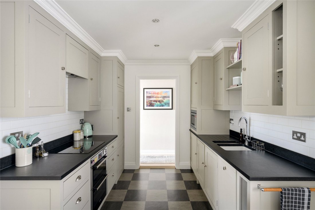 Apartment in Campden Hill, Kensington And Chelsea, England 2 - 19008812