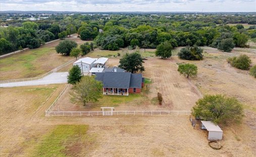 House in Springtown, Texas, United States 1