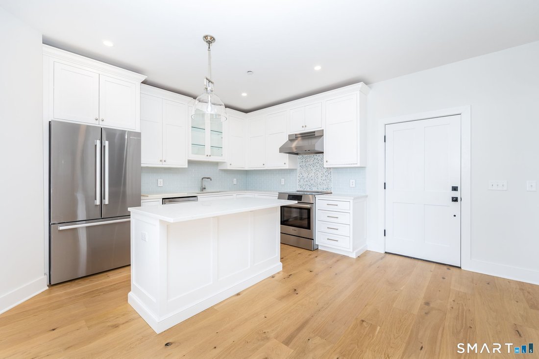 Condo in East Lyme, Connecticut, United States 4 - 19009895