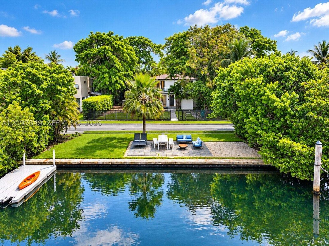 House in Miami, Florida, United States 2 - 19009572