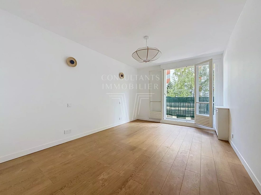 Apartment in Vaugirard-Parc des Expositions, Paris 15e Arrondissement, Paris 4 - 19010803