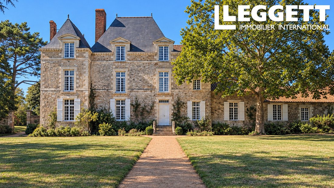Castello a Le Loroux-Bottereau, Paesi della Loira, Francia 4 - 19004875