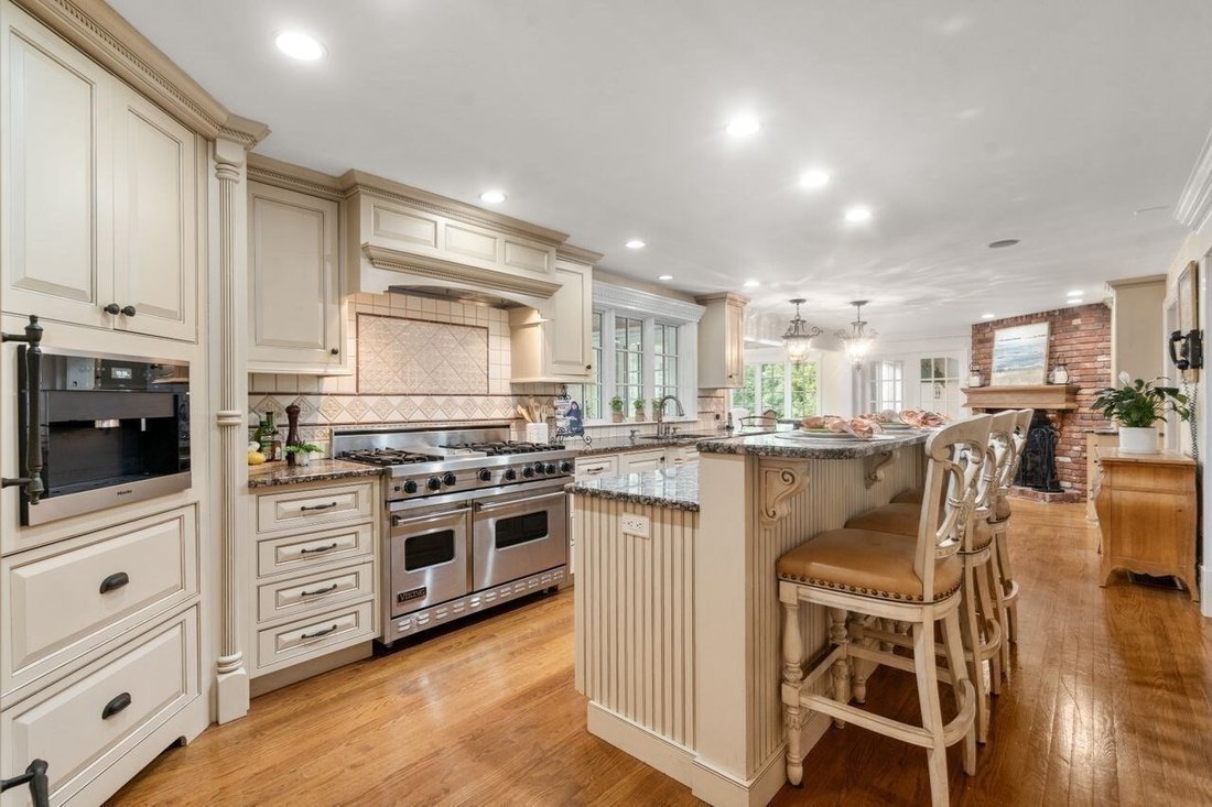 House in Shrewsbury, Massachusetts, United States 4 - 19014666