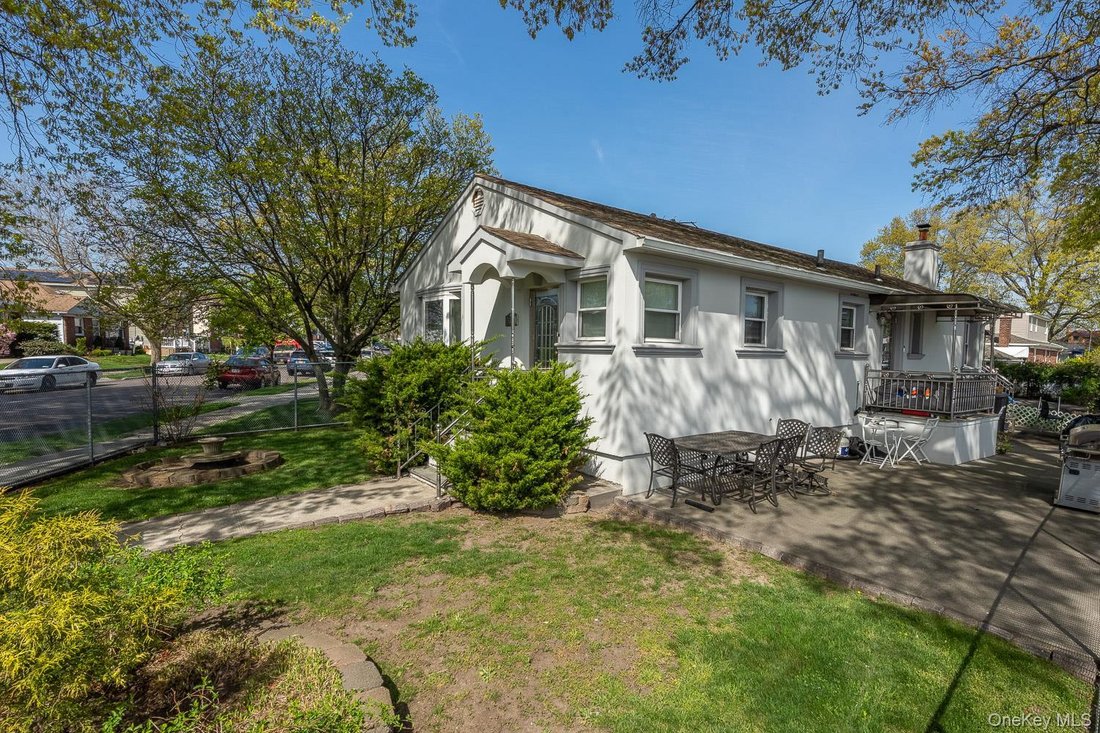 House in New York, New York, United States 3 - 19012680