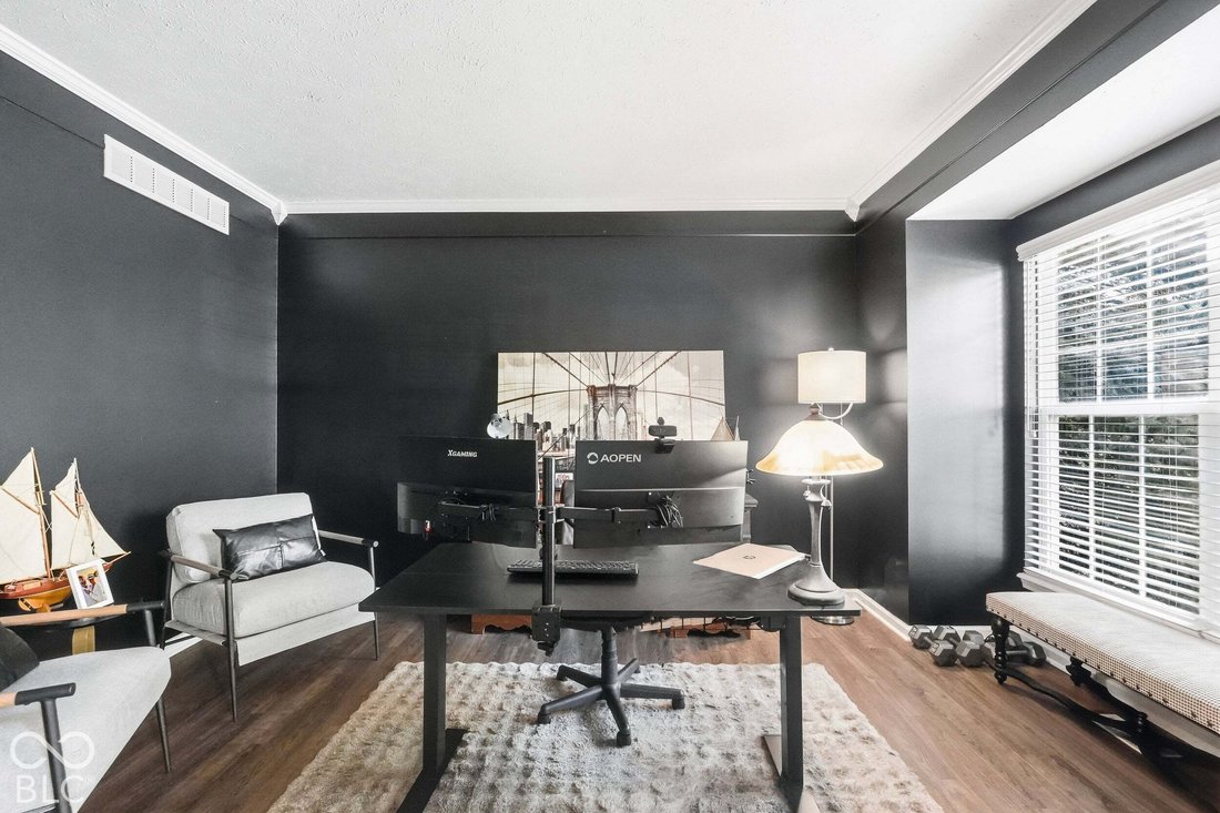 House in Fishers, Indiana, United States 4 - 19011990