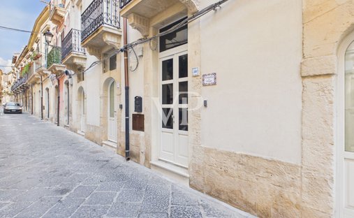 Villa in Ortigia, Sicily, Italy 1
