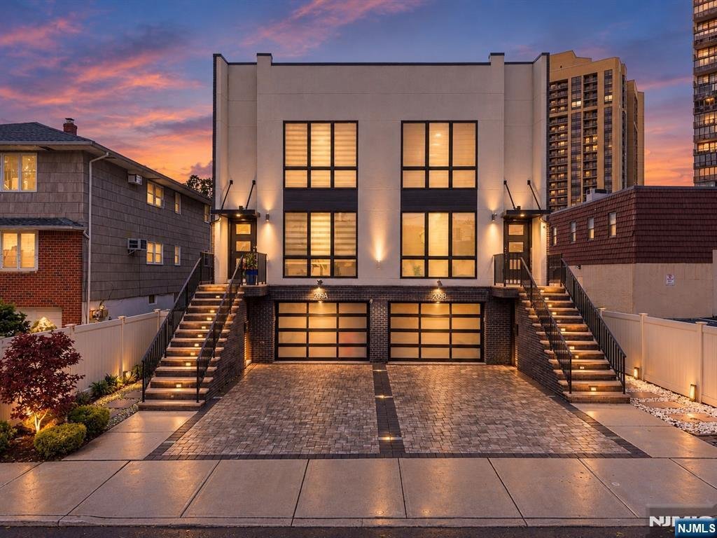 Condo in Cliffside Park, New Jersey, United States 1 - 19011633