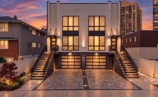 Condo in Cliffside Park, New Jersey, United States 1