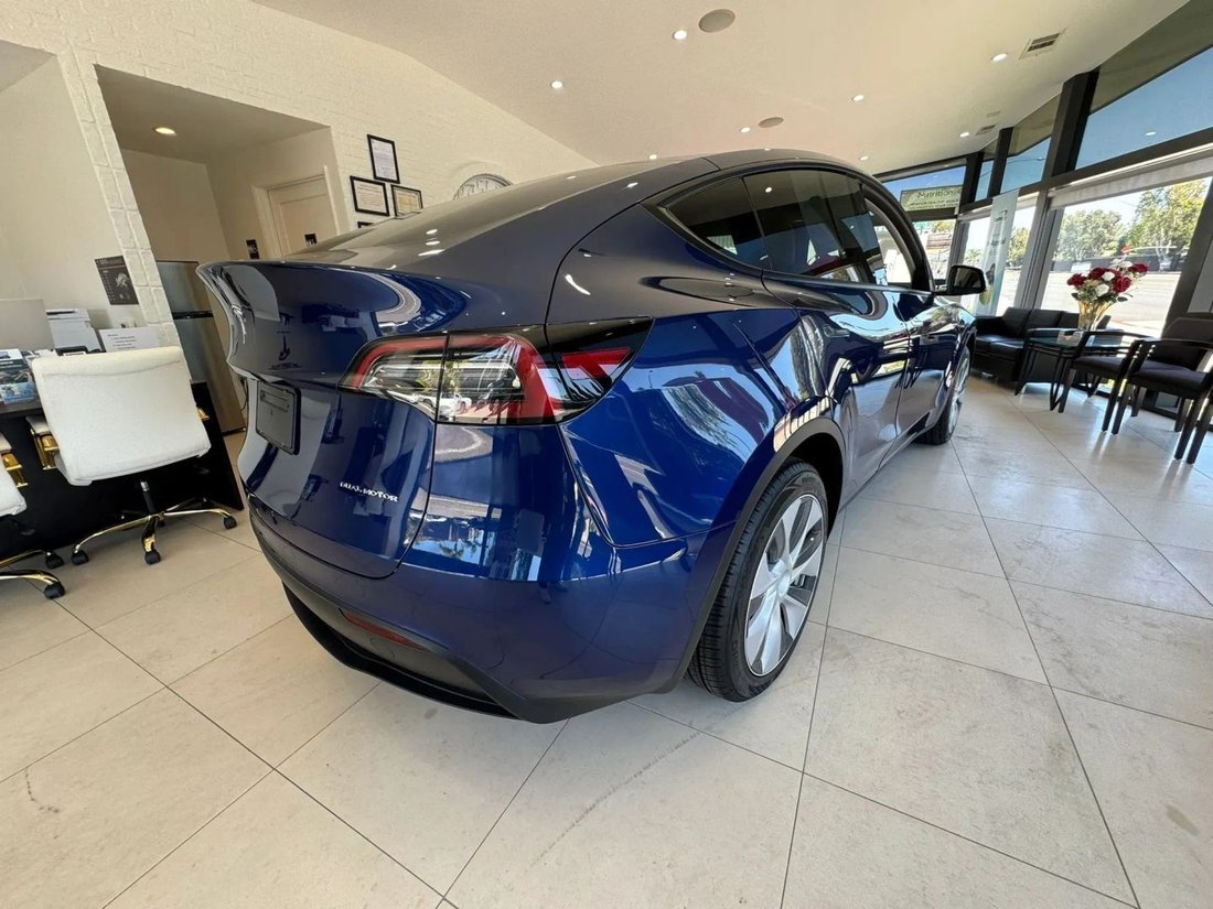 Suv in Riverside, CA, United States 5 - 19010476