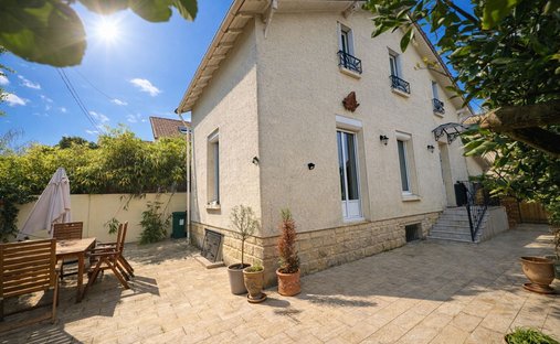 House in Saint Nicolas, Maisons-Laffitte, France 1