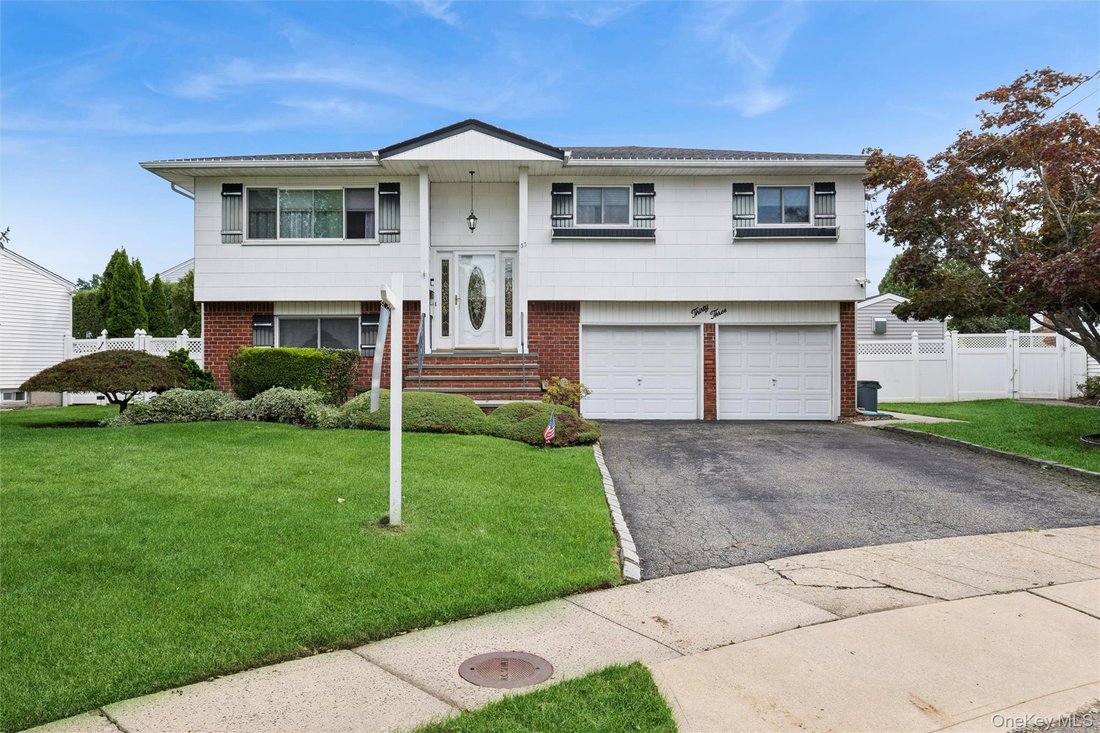 House in Bethpage, New York, United States 1 - 19014799