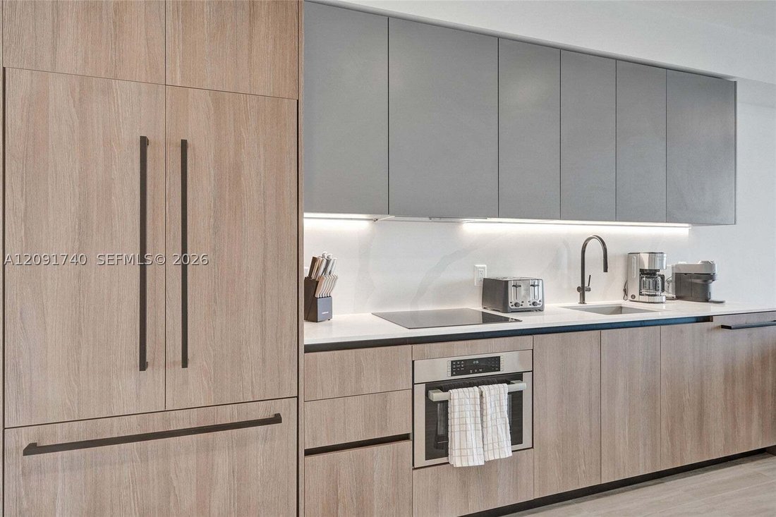 Condo in Miami Beach, Florida, United States 2 - 19009580
