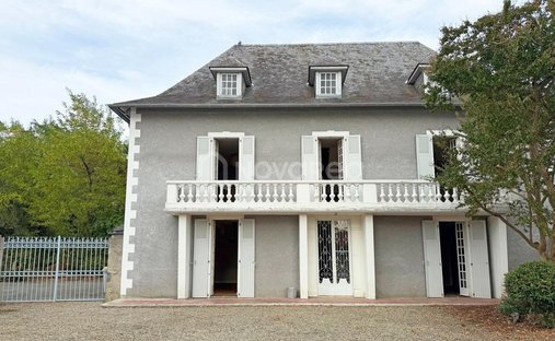 House in Tonkin-Pesque-Saint Julien, Lons, France 1
