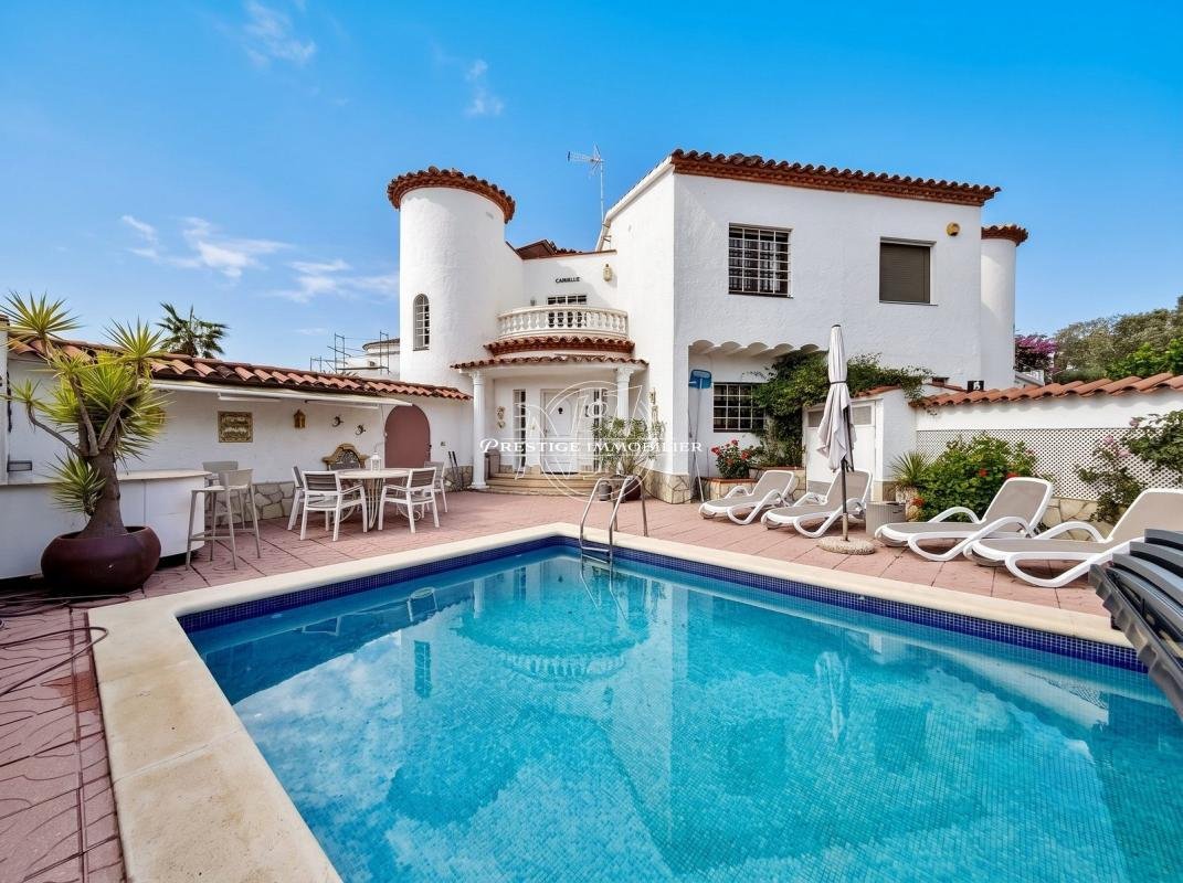 Villa in Empuriabrava, Catalonia, Spain 4 - 19010863