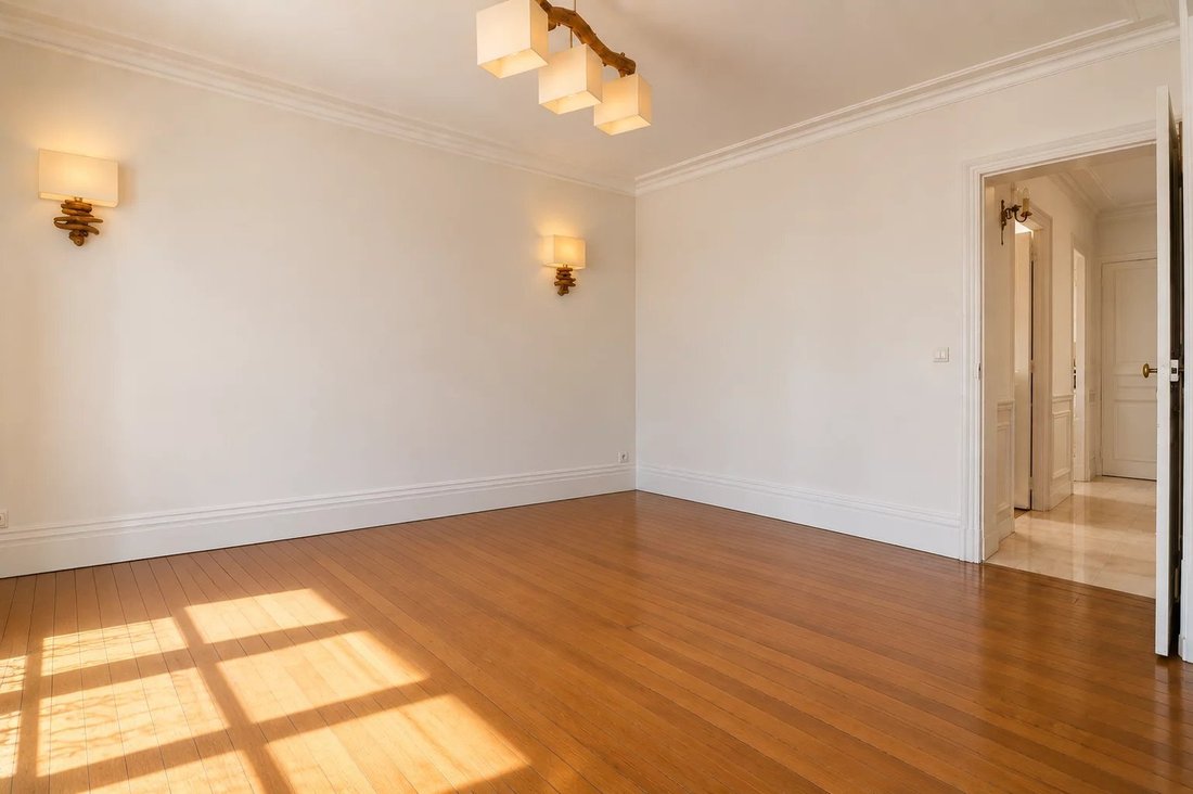 Appartement à Notre Dame, Versailles, France 5 - 18363940