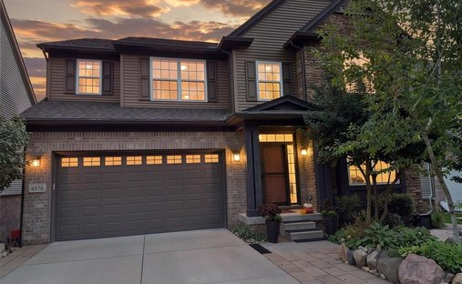 House in Orion charter Township, Michigan, United States 1