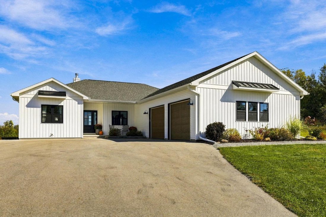 House in Hortonville, Wisconsin, United States 2 - 19012505